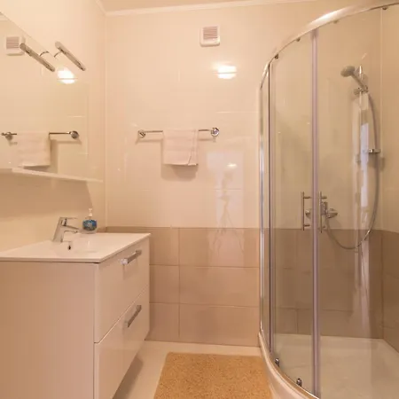 Veronika アパート